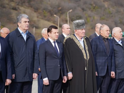 В Карачаевске у Мемориала жертвам депортации карачаевского народа прошел памятный митинг