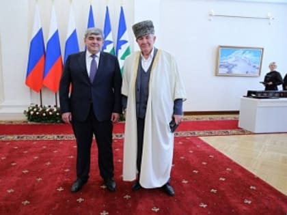 Глава КБР наградил председателя Координационного центра мусульман Северного Кавказа, муфтия КЧР Исмаил-Хаджи Бердиева орденом “За заслуги перед Кабардино-Балкарской Республикой”