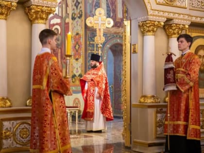 Архиепископ Феофилакт совершил литургию в Неделю о самаряныне