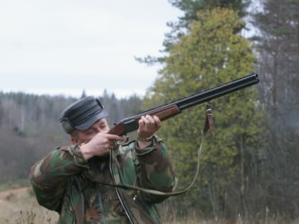 Находились в пограничной зоне без уведомления, но с оружием