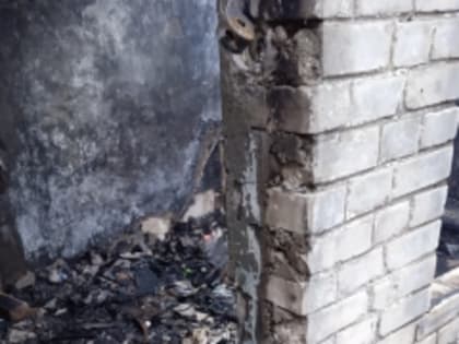 Следователи выясняют обстоятельства гибели мужчины при пожаре в Черкесске