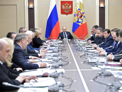 Александр Проханов: «Сегодня правящий класс России утратил чувство меры и занимается только стяжательством». Согласны с его мнением?