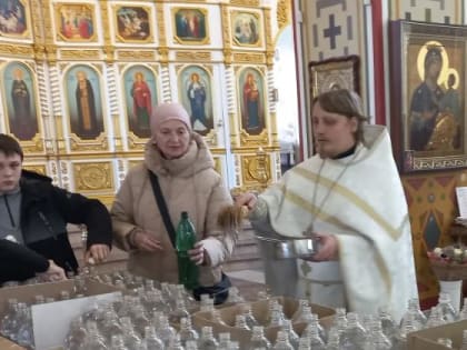 В Черкесске крещенскую воду передадут подопечным социальных учреждений