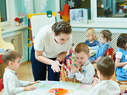 Мэр Черкесска Алексей Баскаев поздравил с профессиональным праздником работников и ветеранов дошкольного образования