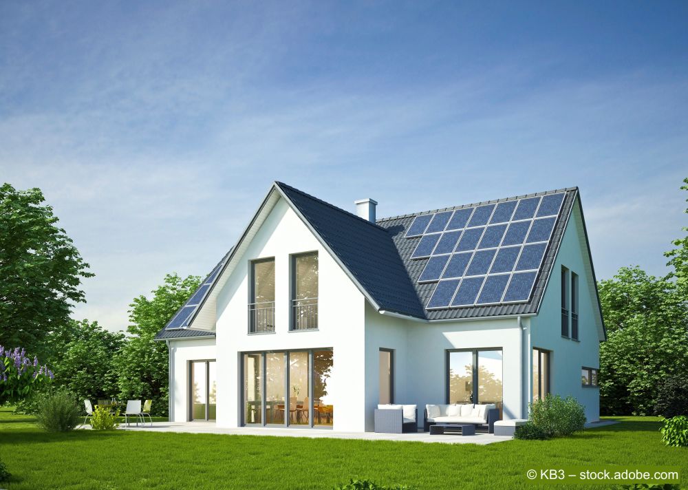 Installation solaire montée sur le toit