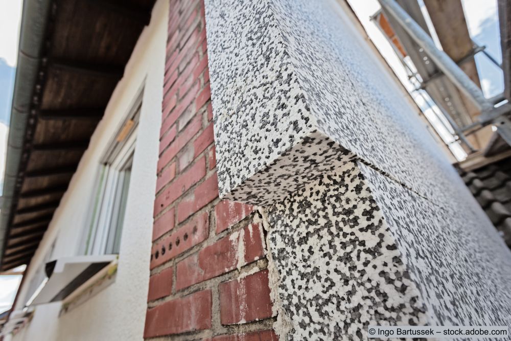 Façade extérieure en cours d'isolation