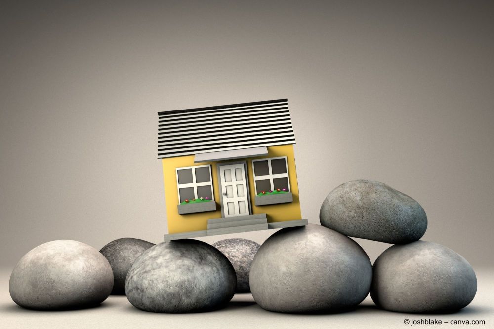 maison-sur-des-pierres-bouleversées