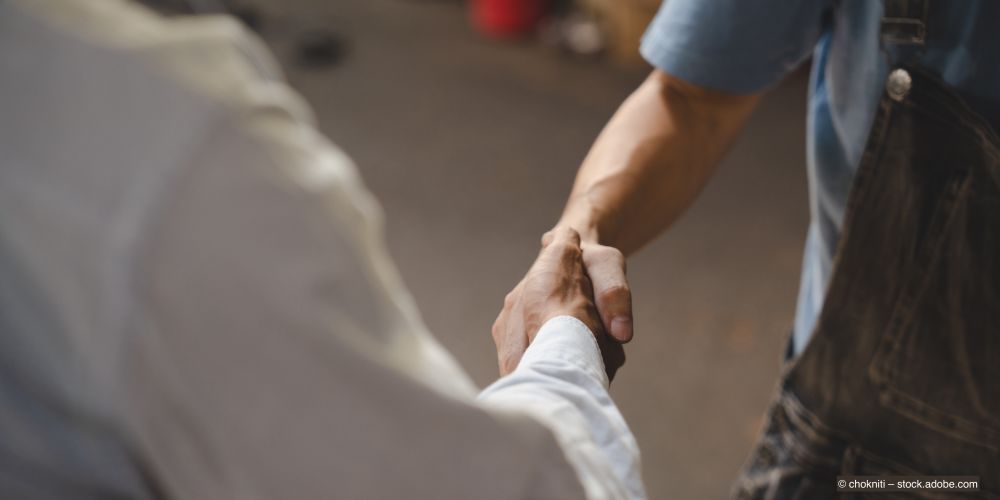 Handschlag-Handwerker-Kunde