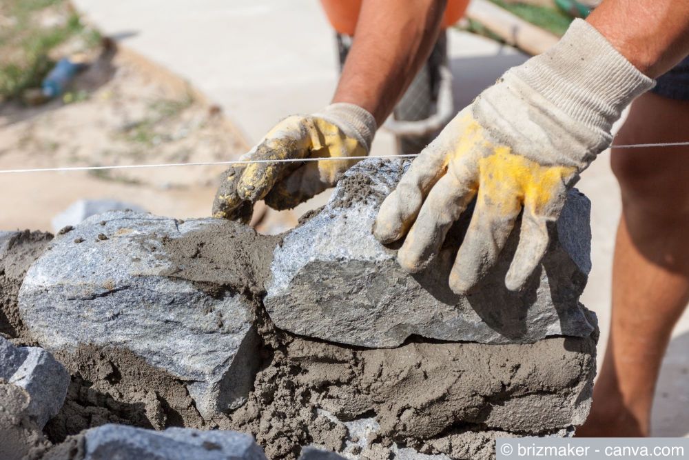 Gartenmauer bauen – Stabilität und Gestaltung vereinen