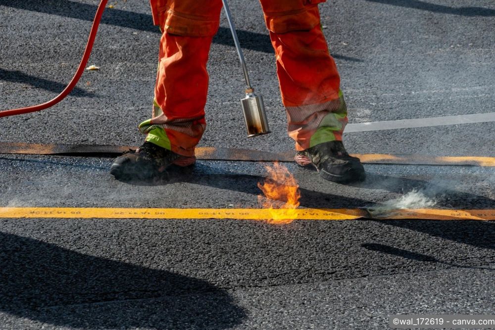 Flachdach abdichten: Ratgeber zu Material, Kosten und Ablauf