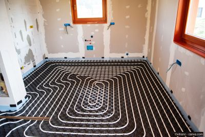 Le chauffage par le sol sera installé