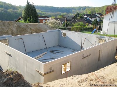 Bau eines Fertigkellers mit Fertigteilen aus Beton
