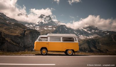 Vieux camping-car Volkswagen