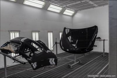 Capot fraîchement peint 