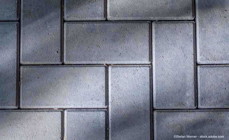 Sickersteine verlegt im Fischgrätenmuster mit Blick von oben