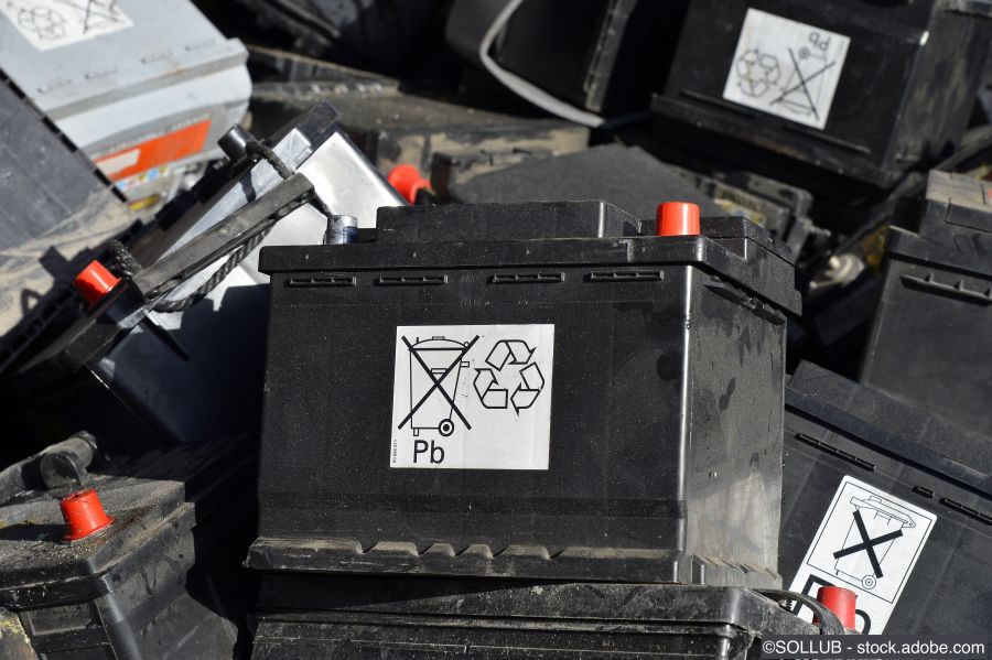 Entsorgung von alten Autobatterien