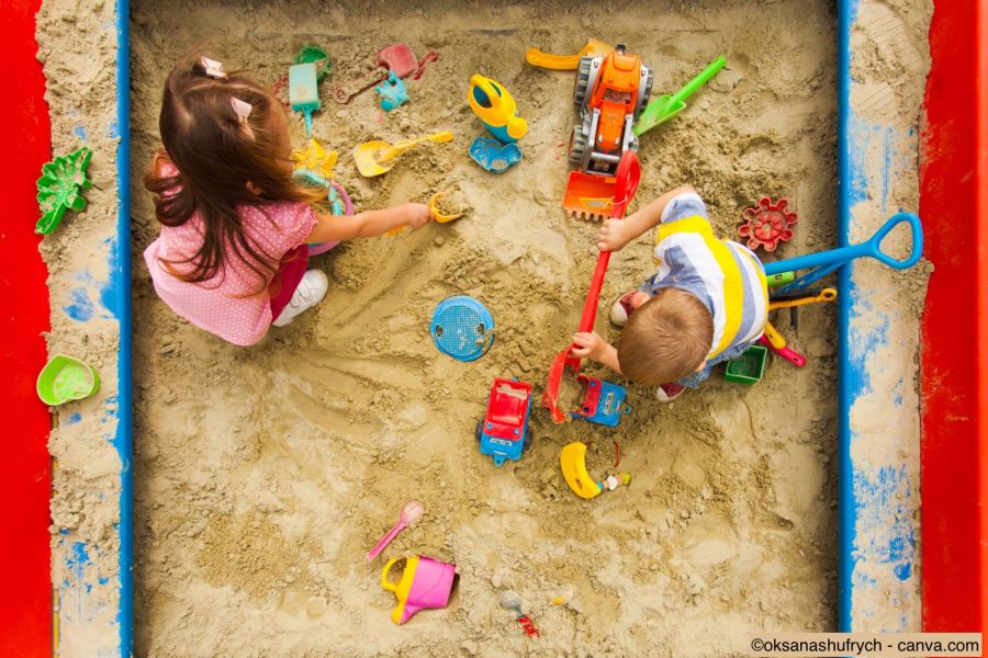 Sandkasten selber bauen: Anleitung, Materialliste & Tipps