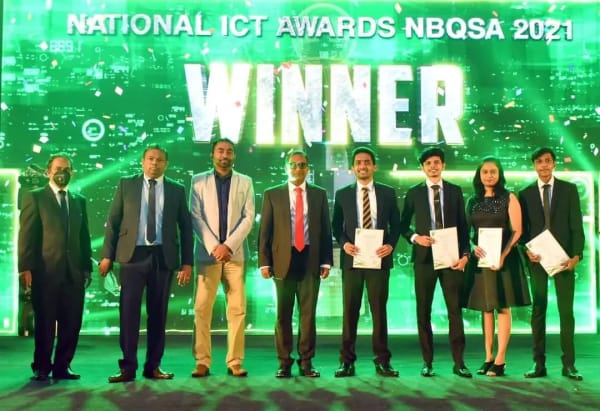 National Best Quality Software Awards with the lumoz.studio team