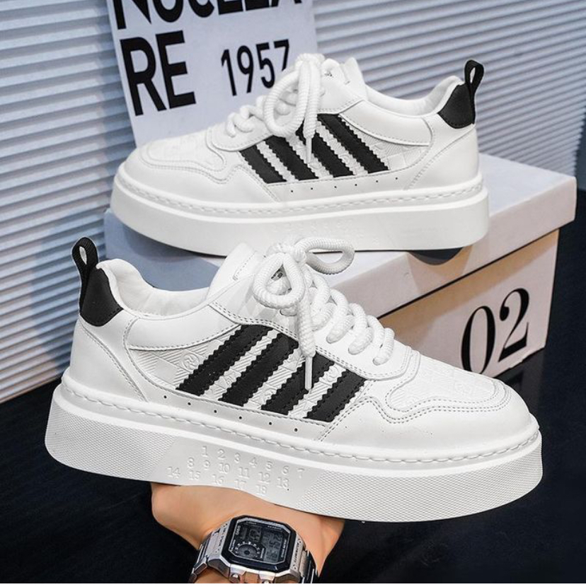 Men White Sneakers Platform Casual Shoes Breathable Lightweight Street Fashion Comfortable Walking Shoes