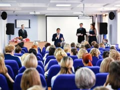 ВРИП секретаря химкинского отделения «Единой России» поздравил женщин-военных медиков