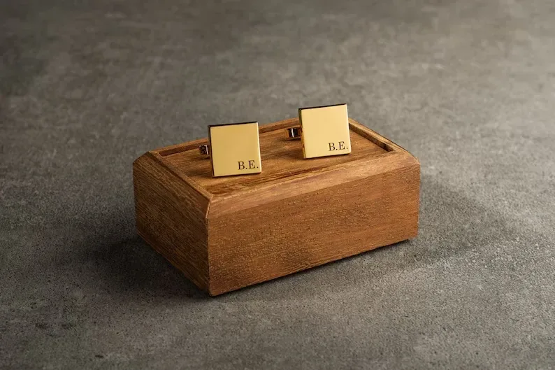 Eckige Manschettenknöpfe mit Gravur - MagnoliaMen