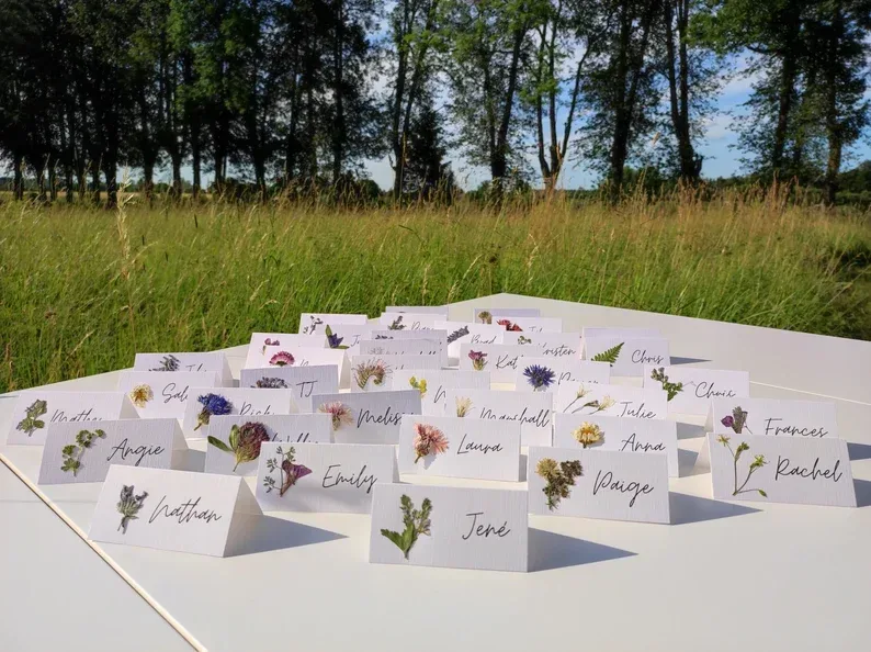 Tischkarten mit getrockneten Blumen - BonbonsdeLiga