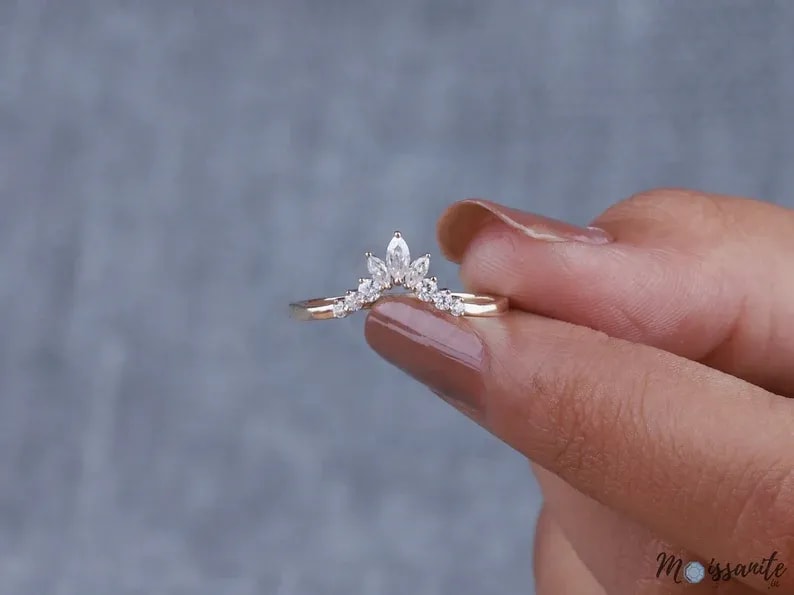 Vintage Tiara Trauring - TheMoissaniteIn