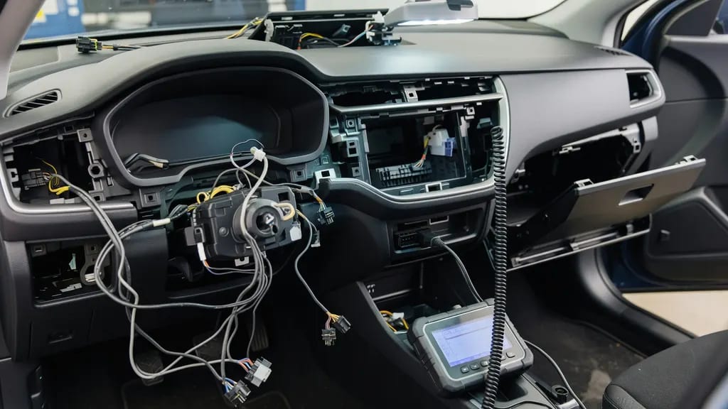 Naprawa Deski Rozdzielczej Po Wystrzale Poduszki