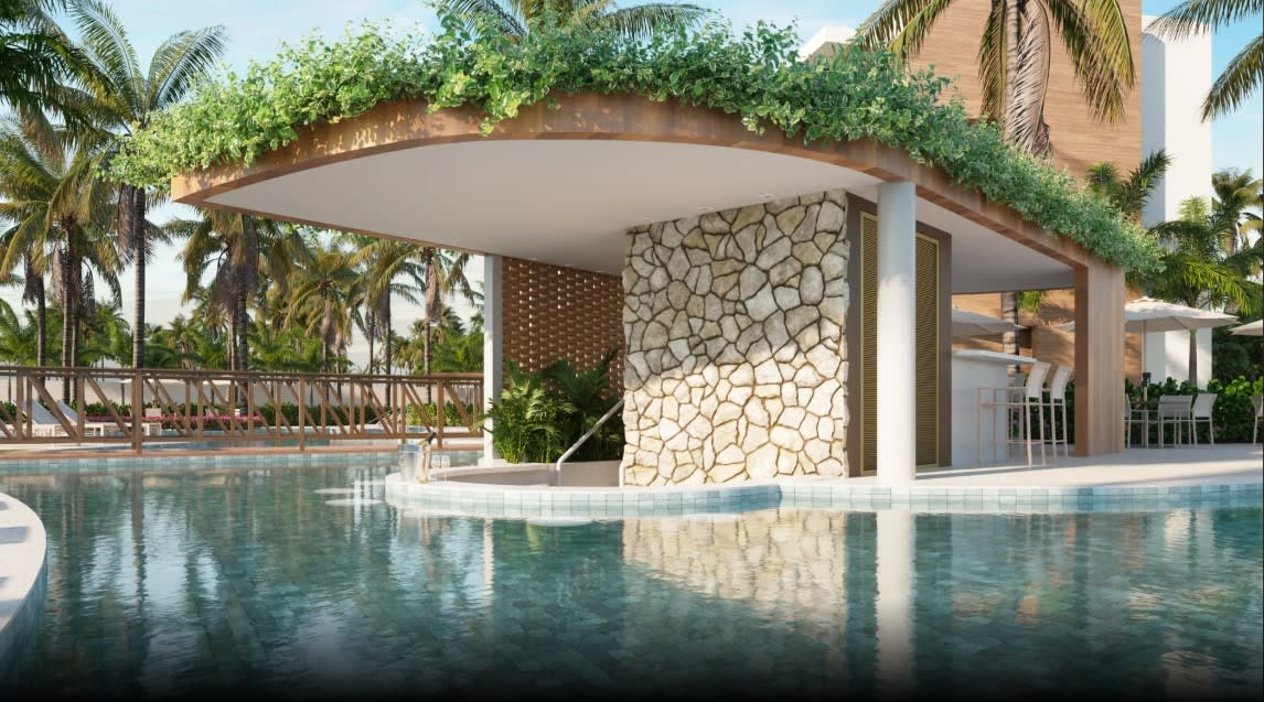 Pool bar at Beach Class Wave