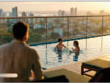 Miniatura: Piscina rooftop