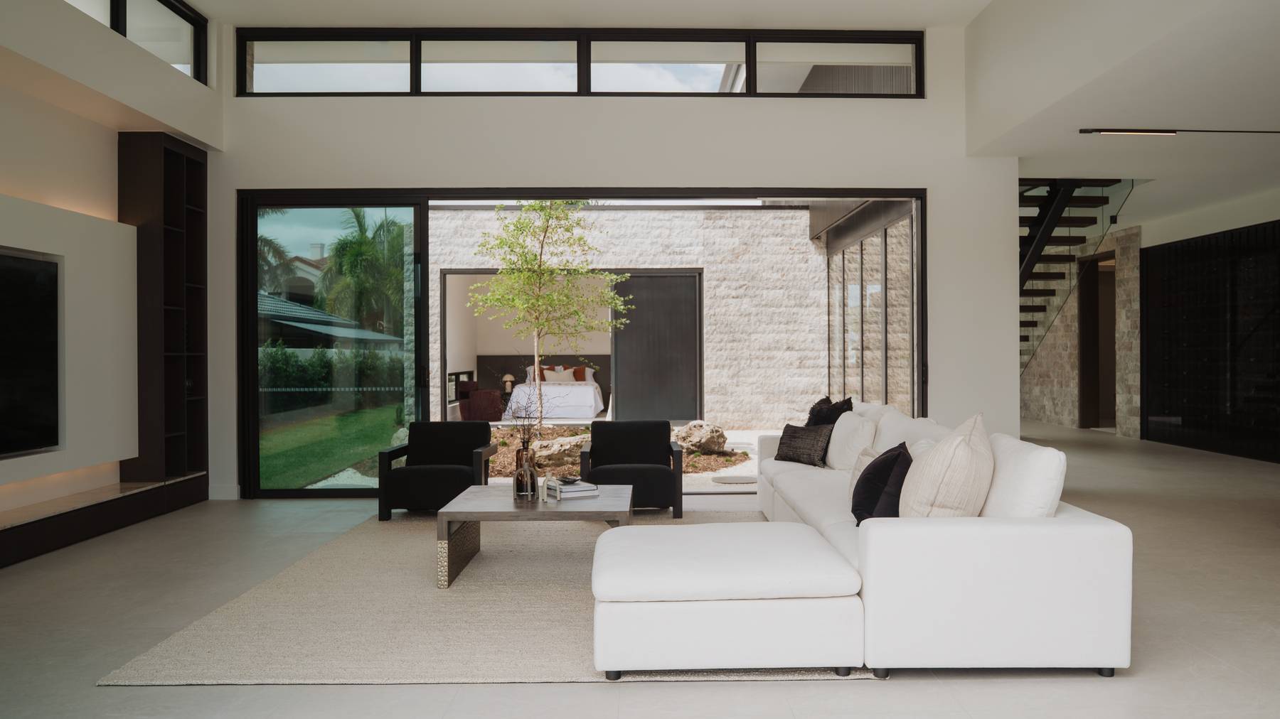 The Bayview - Main Bathroom 