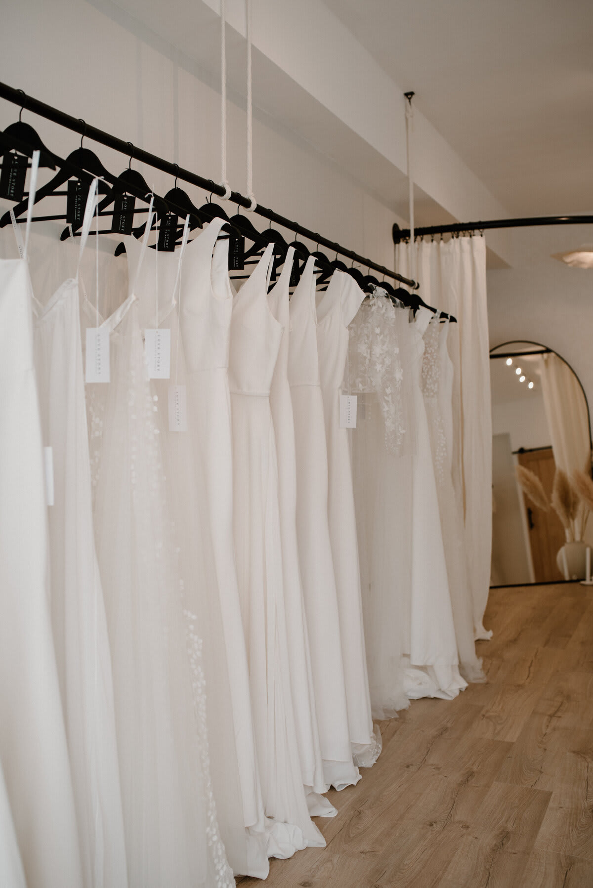 Willow & White Bridal Atelier photo 3