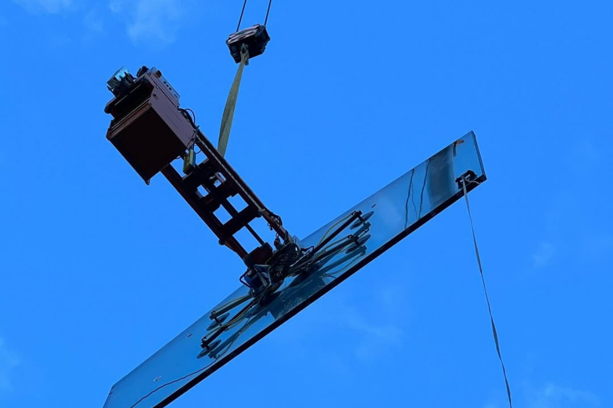 CW1-3400 Tecnocat para instalación de vidrio en fachada