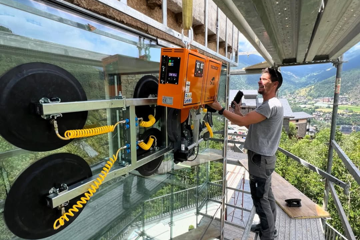 XE2-1500G Tecnocat en obra