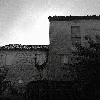 smartphone photography contrast lightpole black&white