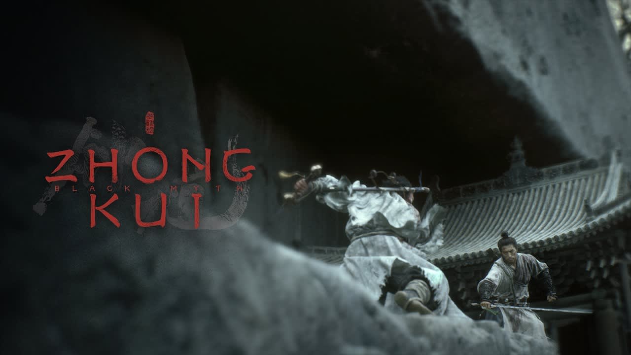 Cena do trailer de Black Myth: Zhong Kui, com dois espadachins de manto branco em duelo sobre o telhado de um templo chinês, dentro de uma caverna escura