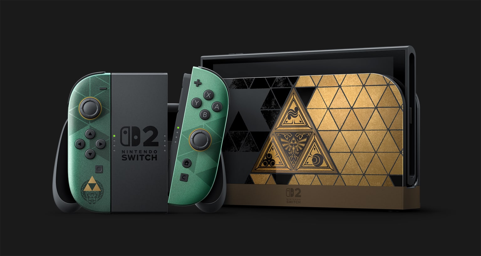 Nintendo Switch 2 da edição de 40 anos de The Legend of Zelda, com Joy-Con 2 verdes e emblema dourado da Triforce, ao lado do dock estampado com uma grande Triforce