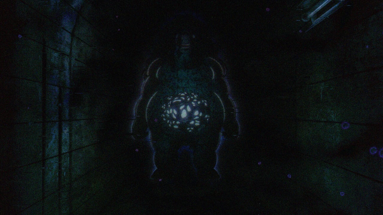 Silhueta de um espírito com o peito brilhando em padrões de luz, parado no fim de um corredor escuro de inspeção dentro de uma represa