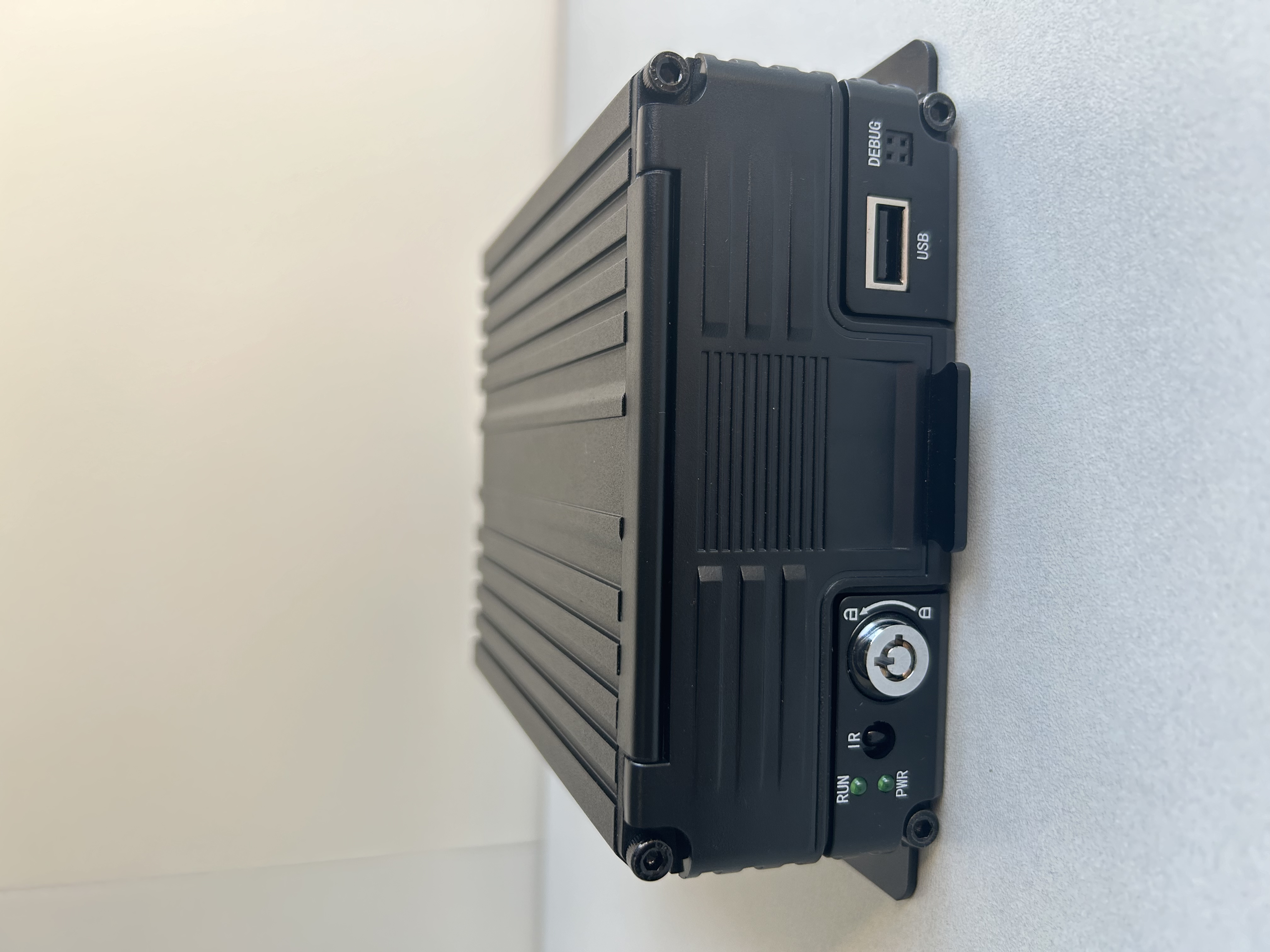 4g MDVR - 4ch 1080p, SSD/HDD+SD, 4G, GPS : (Model - MR9704E) view 2