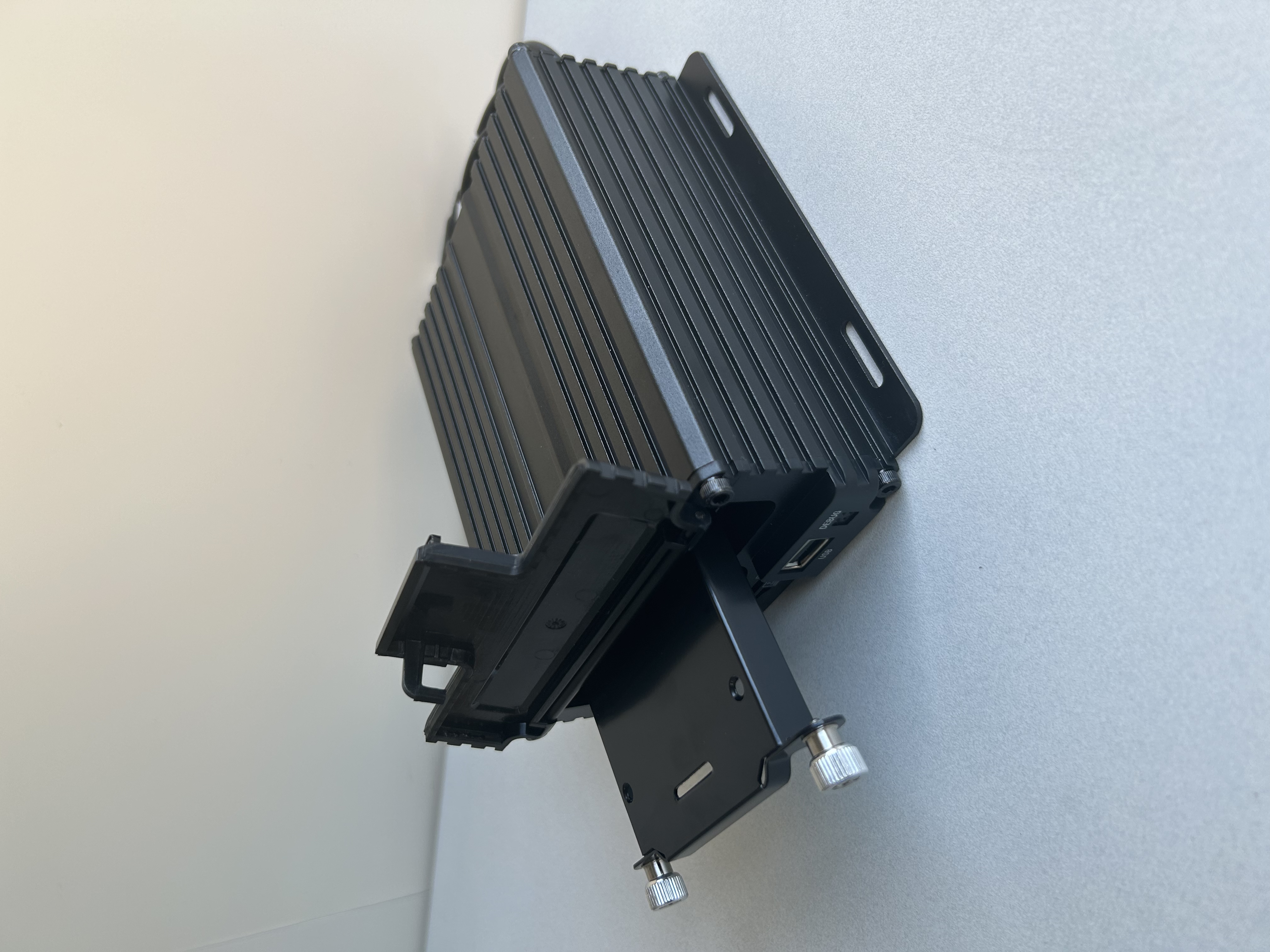 4g MDVR - 4ch 1080p, SSD/HDD+SD, 4G, GPS : (Model - MR9704E) view 4