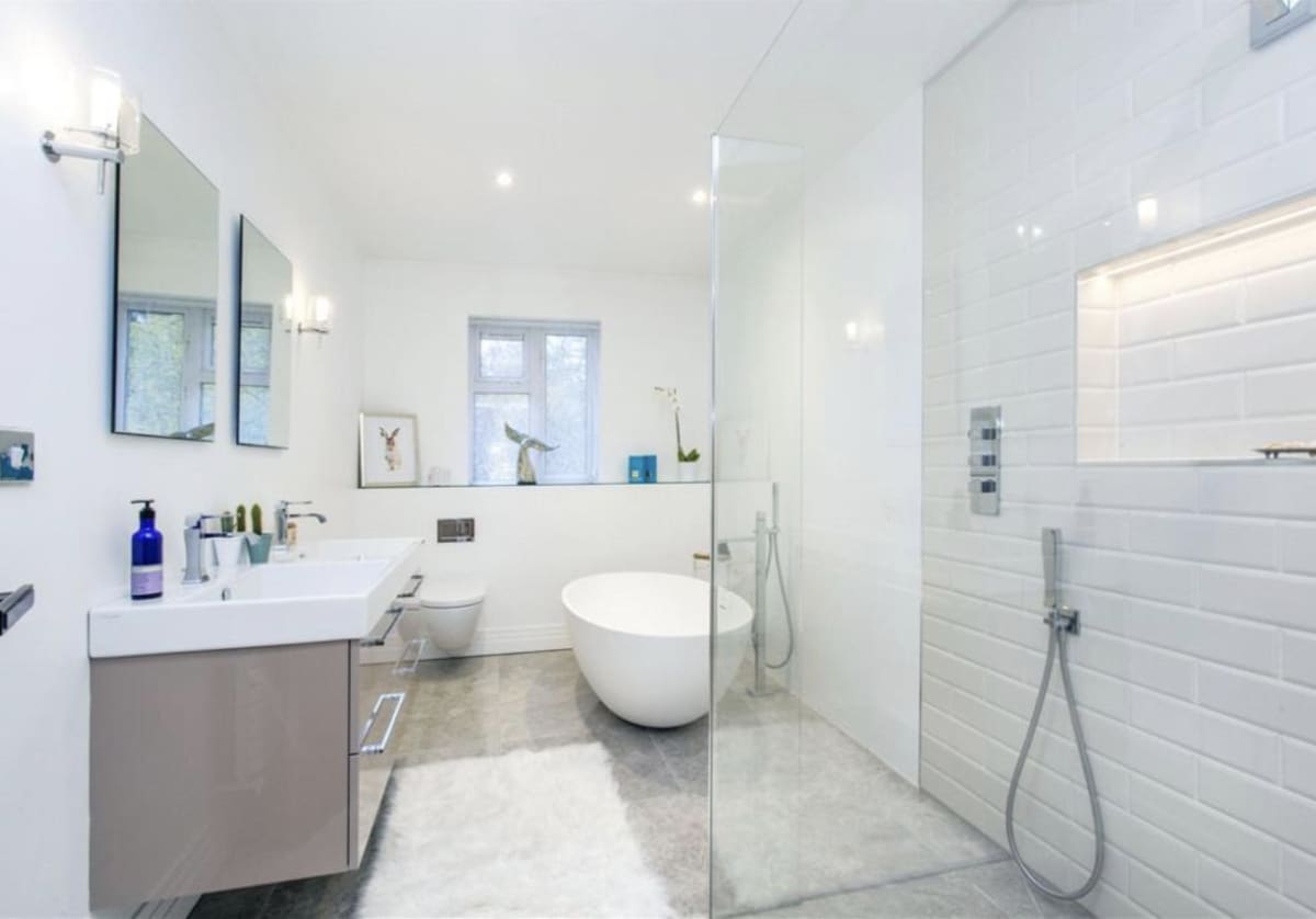 Dynamic Property Group Portfolio Image - Bathroom