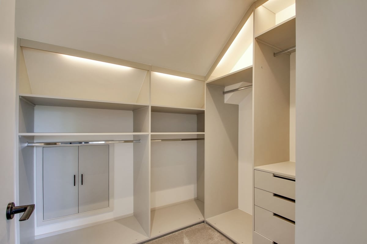 Dynamic Property Group Portfolio Image - Master Dressing Room