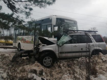 В Тульской области столкнулись «ПАЗ» Honda: водитель внедорожника погиб