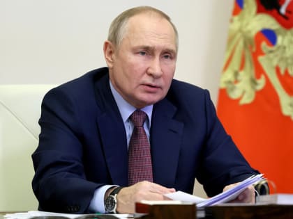 Путин: уровень зарплат россиян и их благосостояние должны повышаться