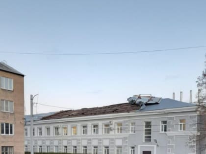 Ураганный ветер повредил здание МВД в Новомосковске