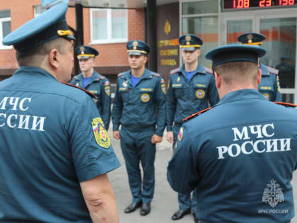 Тульским выпускникам вузов МЧС России вручили служебные удостоверения