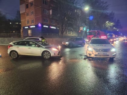 В Туле автомобиль ДПС попал в аварию