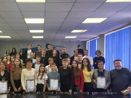 Новомосковские единороссы наградили участников благотворительной ярмарки