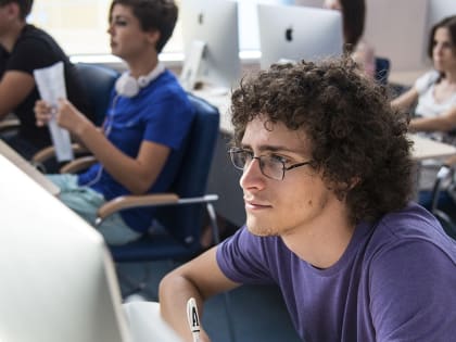 В Новомосковске открыли набор в IT колледж Академии ТОП