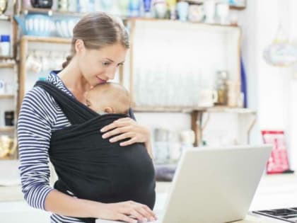 Работающим родителям сохранят выплаты по уходу за ребенком